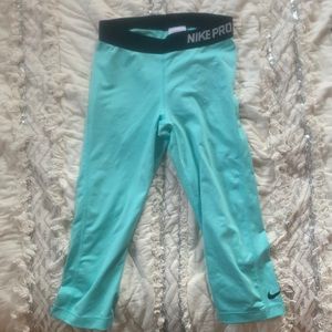 Nike Pro Capri Leggings